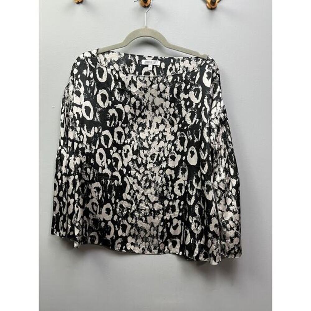 Jennifer Lopez black/white square neck flared pleated‎ sleeve blouse Medium